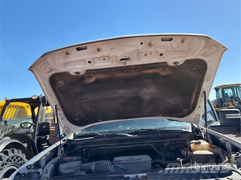 Chevrolet Silverado 2500 HD Z71 4x4 Crew Cab Pickup (Inopera Diger