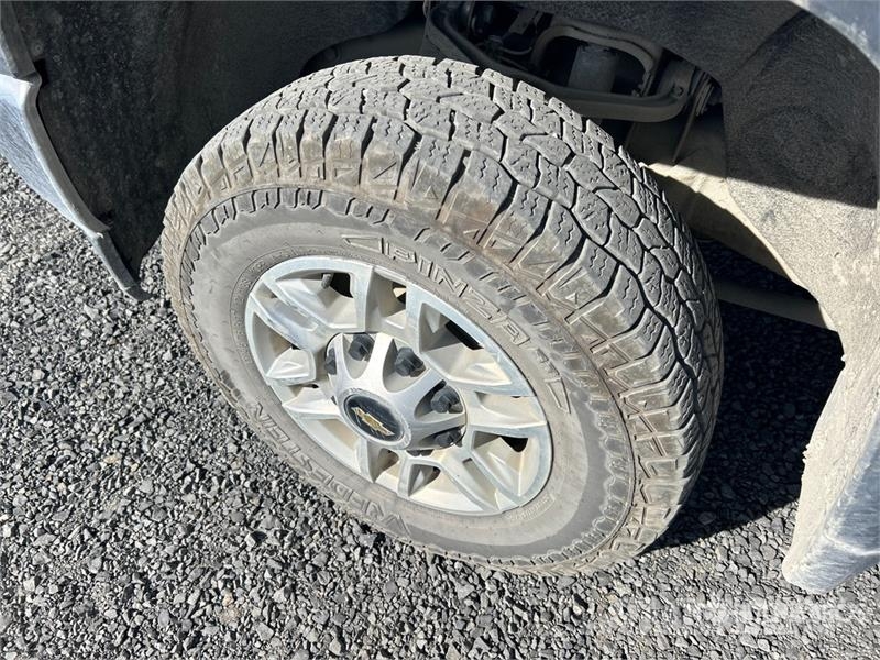 Chevrolet Silverado 2500 4x4 Extended Cab Pickup Drugi