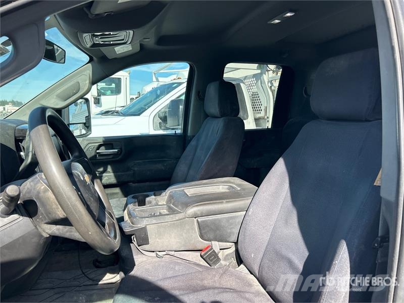 Chevrolet Silverado 2500 4x4 Extended Cab Pickup Drugi