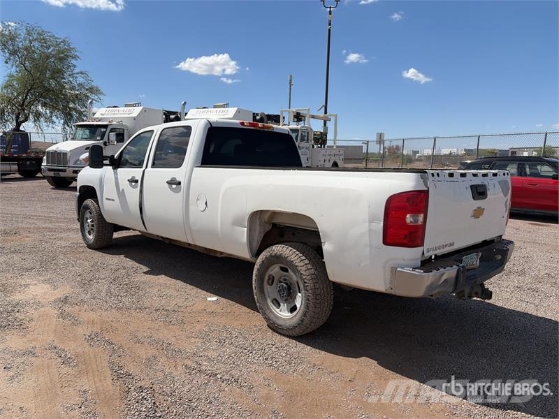 Chevrolet Silverado 2500 HD 4x2 Crew Cab Pickup Altele