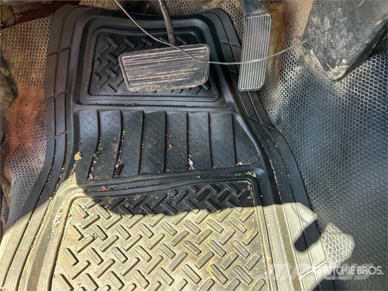 Chevrolet Silverado 2500HD 4x2 Utility Truck شاحنات خفيفة/مفصلية الجوانب