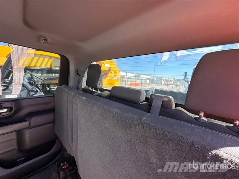 Chevrolet Silverado 2500 HD Z71 4x4 Crew Cab Pickup (Inopera Diger