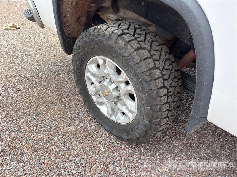 Chevrolet Silverado 2500 HD Custom 4x4 Extended Cab Pickup Drugi