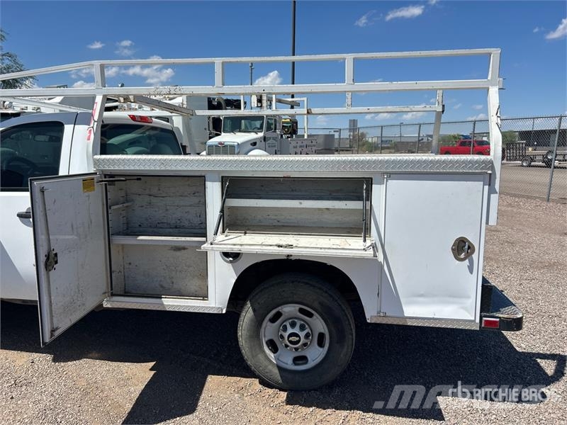 Chevrolet Silverado 2500HD 4x2 Utility Truck شاحنات خفيفة/مفصلية الجوانب