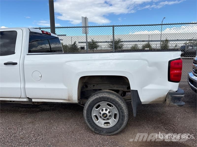 Chevrolet Silverado 2500HD Custom 4x2 Extended Cab Pickup Drugi