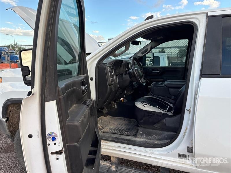 Chevrolet Silverado 2500HD Z71 4x4 Crew Cab Pickup その他
