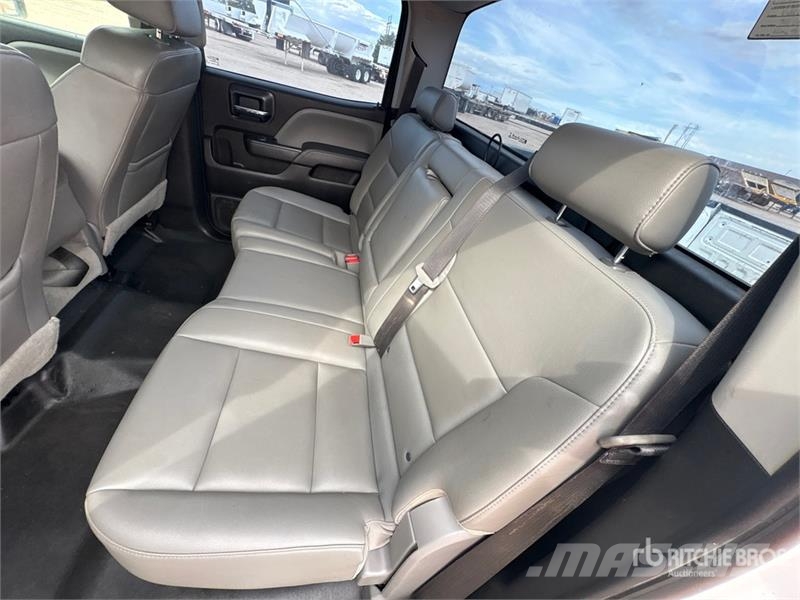 Chevrolet Silverado 2500 HD 4x4 Crew Cab Pickup Iné