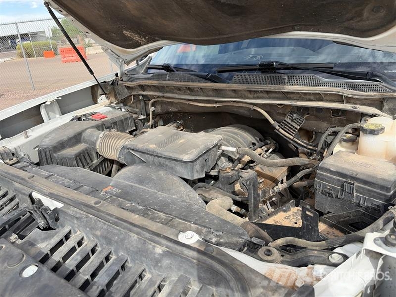 Chevrolet Silverado 2500HD 4x4 Crew Cab Pickup Otros