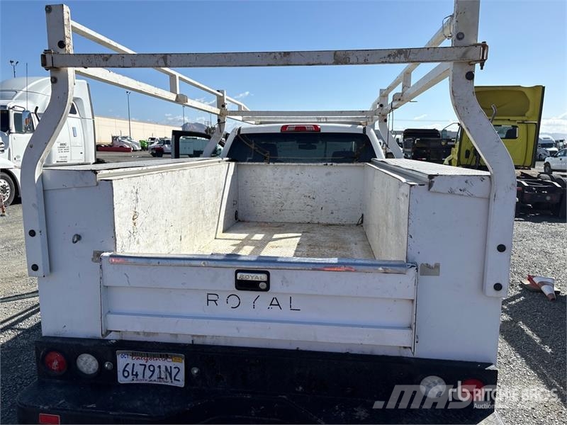Chevrolet Silverado 2500HD 多目的／汎用車両