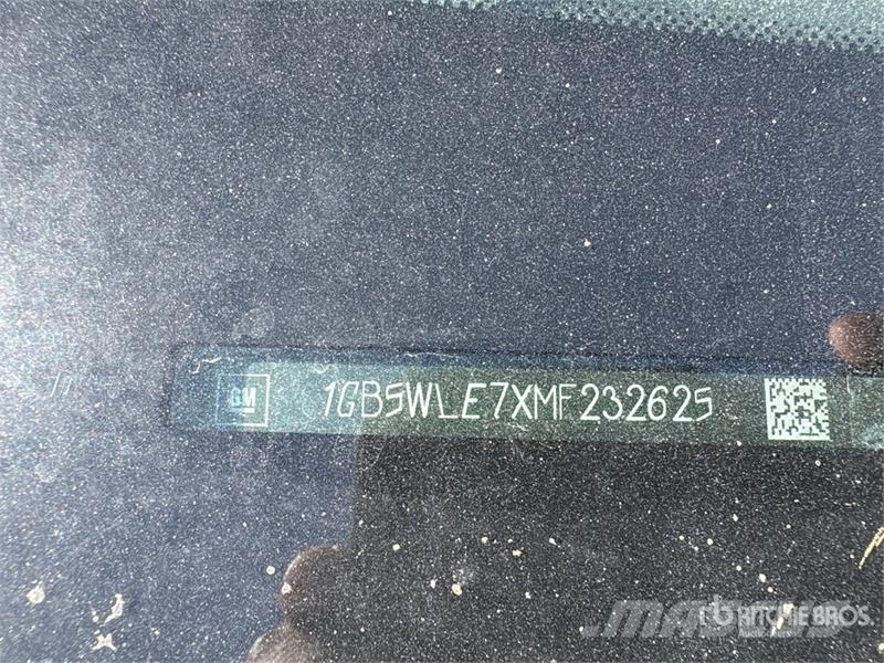 Chevrolet Silverado 2500 4x2 Crew Cab Utility Truck Prekucniki