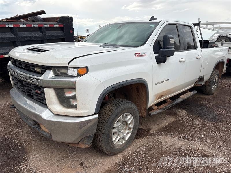 Chevrolet Silverado 2500HD Z71 4x4 Extended Cab Pickup (Inop Прочие фургоны
