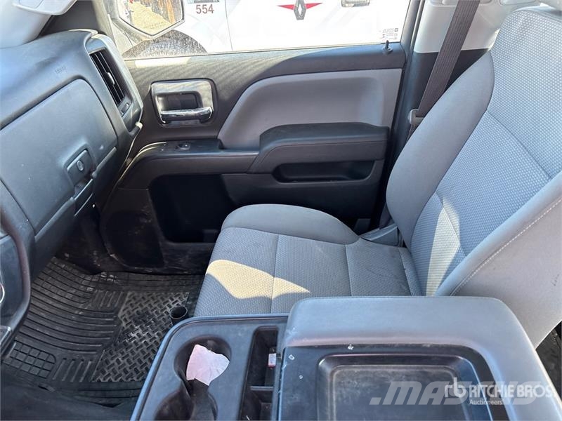 Chevrolet Silverado 2500HD 4x4 Crew Cab Pickup その他
