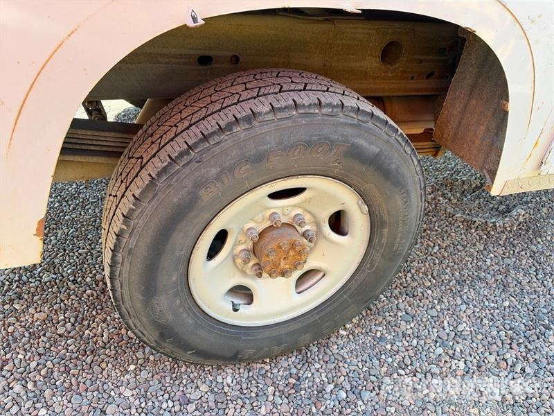 Chevrolet Silverado 2500HD 4x2 Utility Truck Pick-upy / Pojazdy z otwieranymi burtami