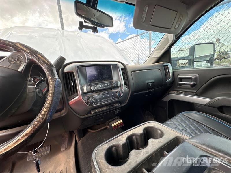 Chevrolet Silverado 2500HD LT 4x4 Extended Cab Pickup Drugi