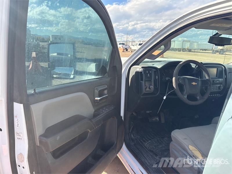 Chevrolet Silverado 2500HD شاحنات مسطحة/مفصلية الجوانب