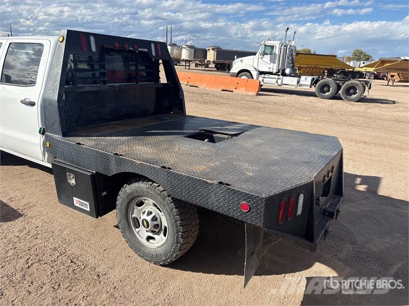 Chevrolet Silverado 2500HD شاحنات مسطحة/مفصلية الجوانب