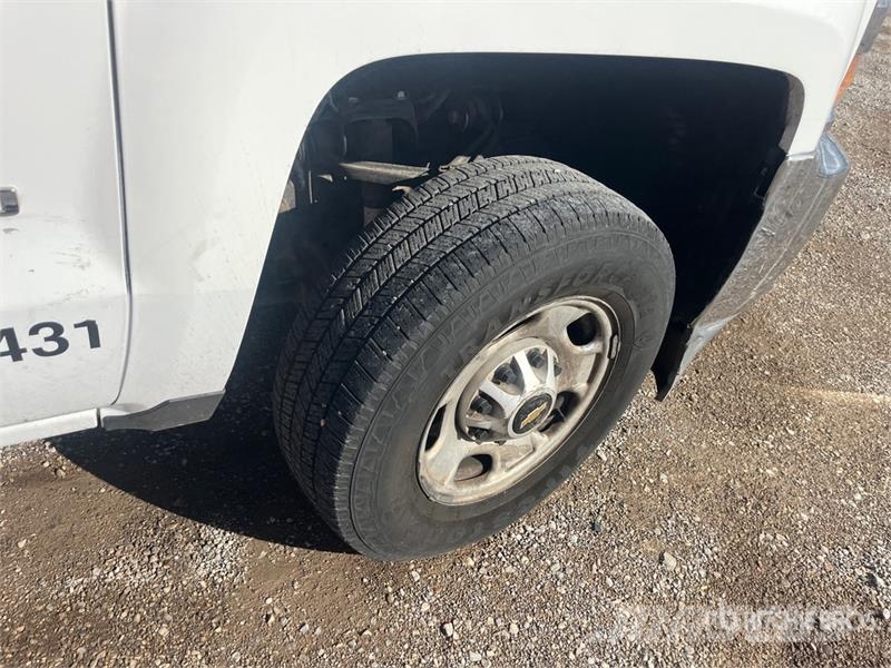 Chevrolet Silverado 2500HD 4x4 Crew Cab Utility Truck Prekucniki