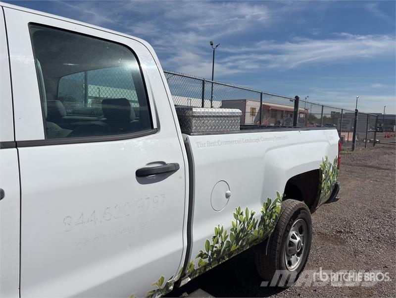 Chevrolet Silverado 2500 HD 4x2 Crew Cab Pickup Otros