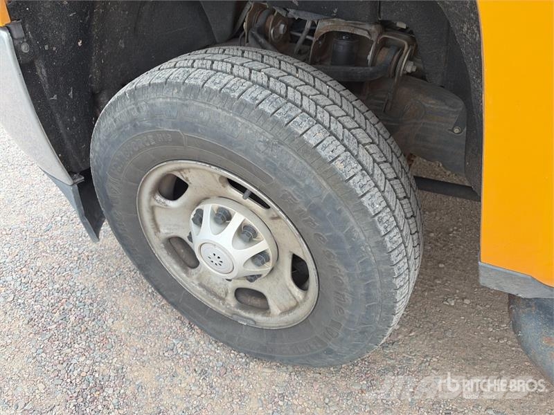 Chevrolet Silverado 2500HD 4x2 Extended Cab 4X2 Utility Truc Pick up/Dropside