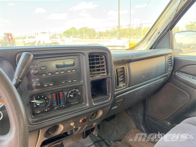 Chevrolet Silverado 2500 HD 4x2 Crew Cab Pickup Kita