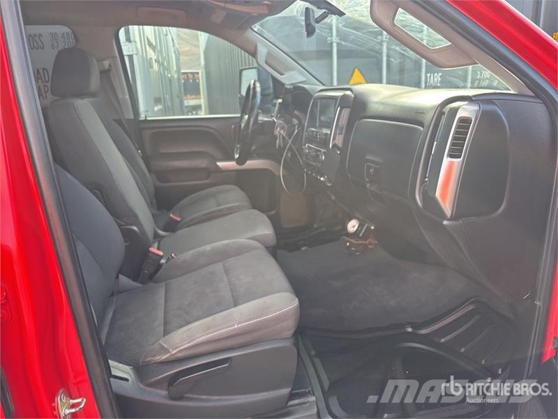 Chevrolet Silverado 2500HD 4x4 Crew Cab Pickup Ostalo