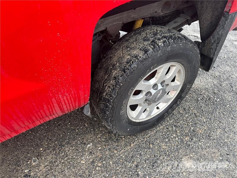 Chevrolet Silverado 2500HD 4x4 Crew Cab Pickup Drugi