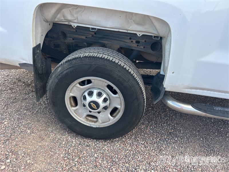 Chevrolet Silverado 2500 HD 4x2 Extended Cab Pickup Прочие фургоны