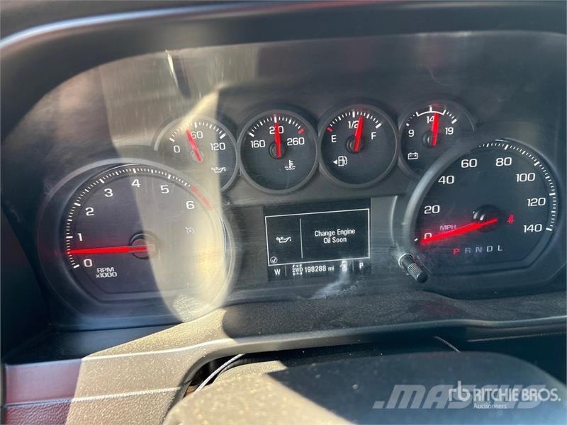 Chevrolet Silverado 2500 HD Z71 4x4 Crew Cab Pickup (Inopera Diger