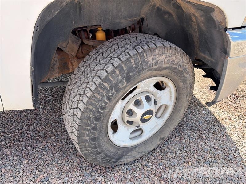 Chevrolet Silverado 2500 HD 4x2 Crew Cab Pickup Altele