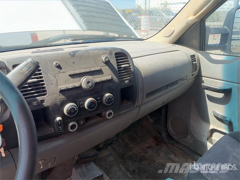 Chevrolet Silverado 2500 HD 4x2 Crew Cab Pickup Altele