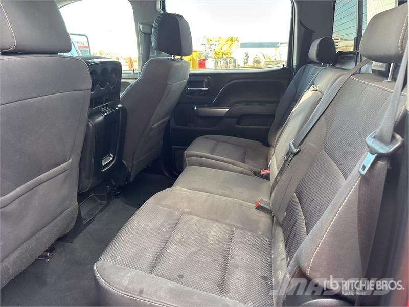 Chevrolet Silverado 2500HD 4x4 Crew Cab Pickup Ostalo