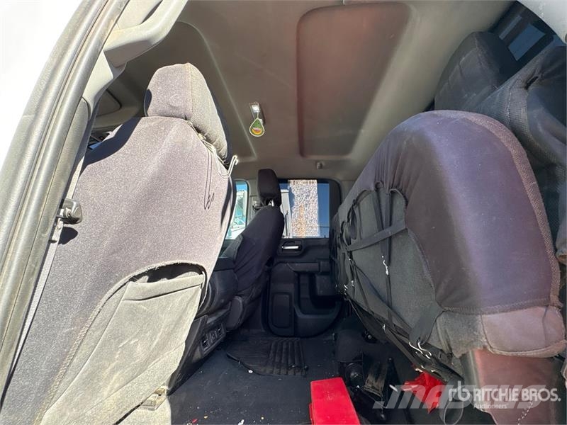 Chevrolet Silverado 3500HD 平ボディー