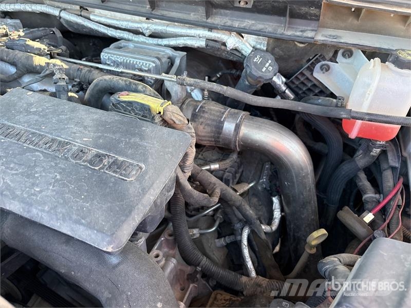 Chevrolet Silverado 3500HD 平ボディー