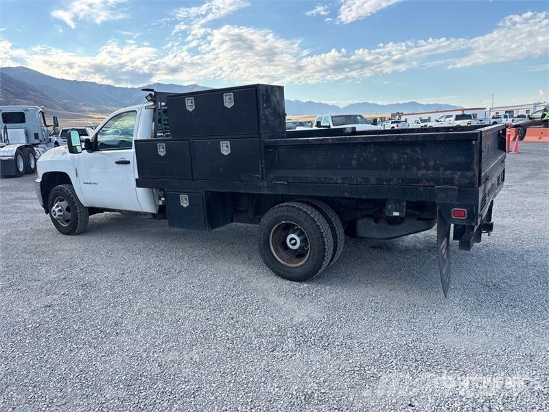 Chevrolet Silverado 3500HD Pritschenwagen/Pritschenwagen mit Seitenklappe
