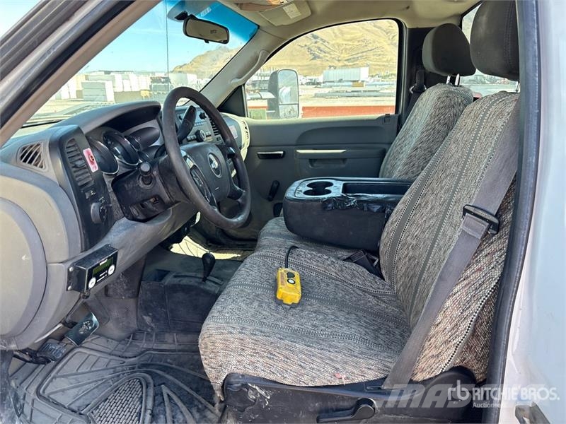 Chevrolet Silverado 3500HD Dump Truck Tipper trucks