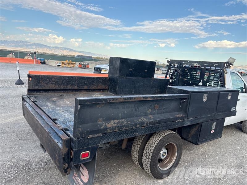 Chevrolet Silverado 3500HD Pritschenwagen/Pritschenwagen mit Seitenklappe
