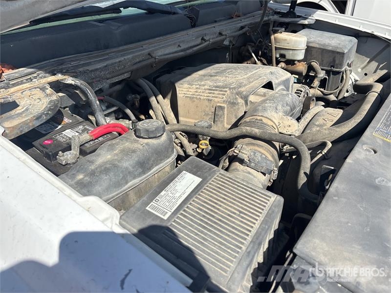 Chevrolet Silverado 3500HD Tovornjaki s kesonom/platojem