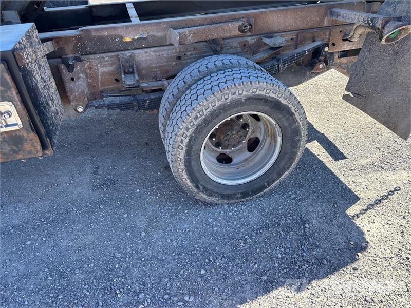 Chevrolet Silverado 3500HD Dump Truck Tipper trucks