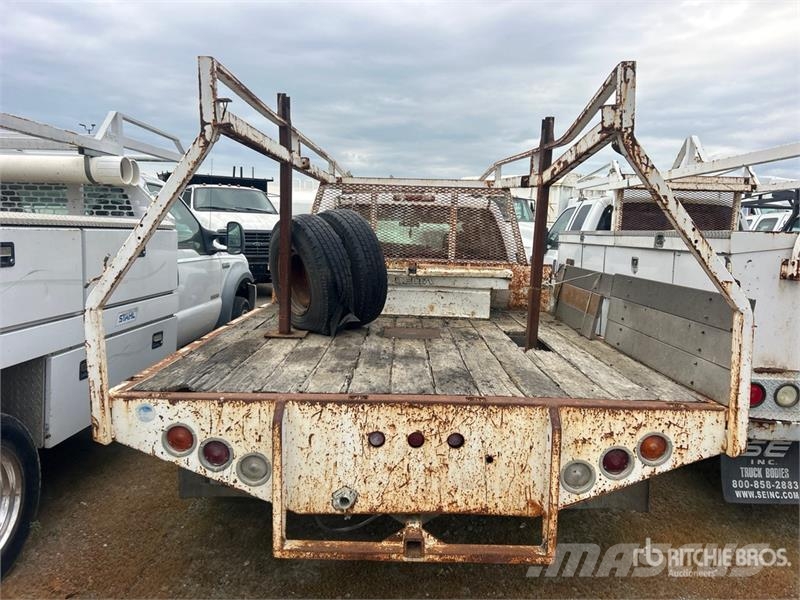 Chevrolet Silverado 3500 4x2 Flatbed Truck (Inoperable) Camiones plataforma