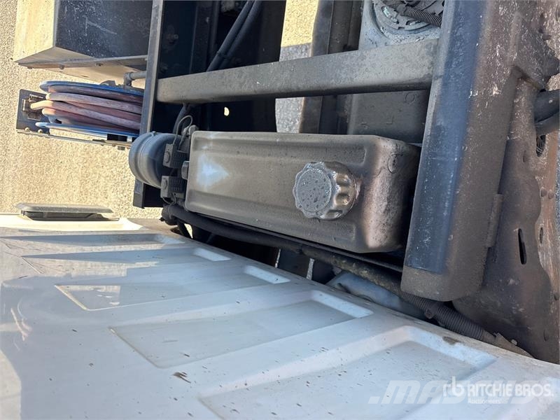 Chevrolet Silverado 3500HD Dump Truck Tipper trucks