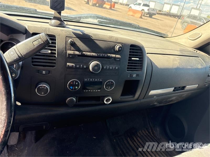 Chevrolet Silverado 3500HD Tovornjaki s kesonom/platojem