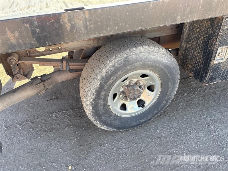 Chevrolet Silverado 3500HD Tovornjaki s kesonom/platojem