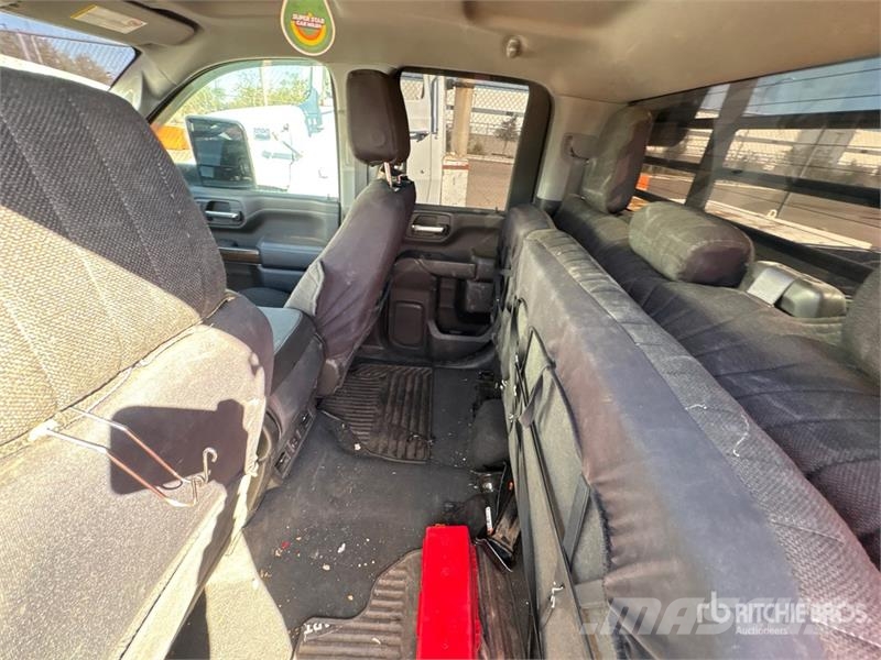 Chevrolet Silverado 3500HD 平ボディー