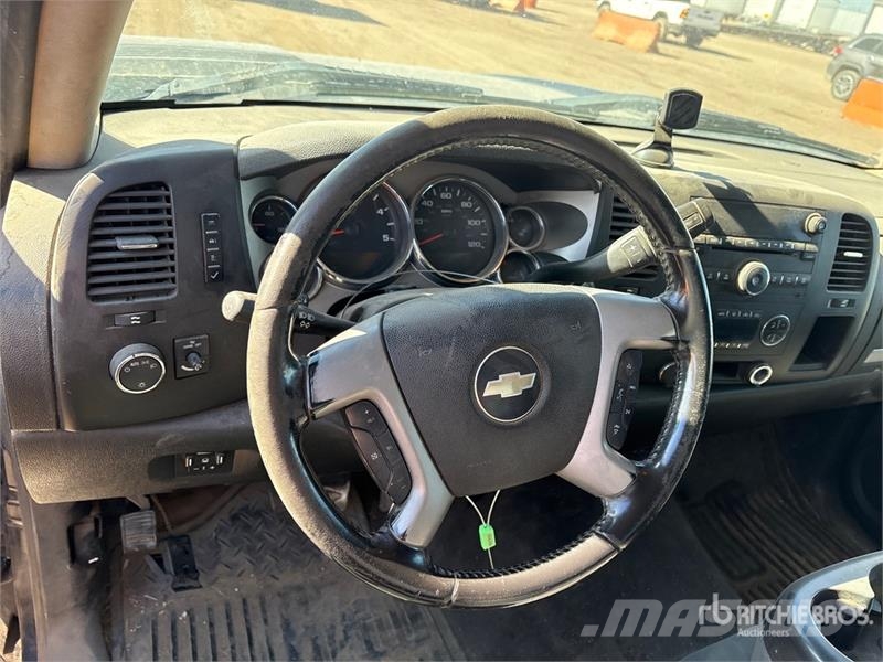 Chevrolet Silverado 3500HD Tovornjaki s kesonom/platojem