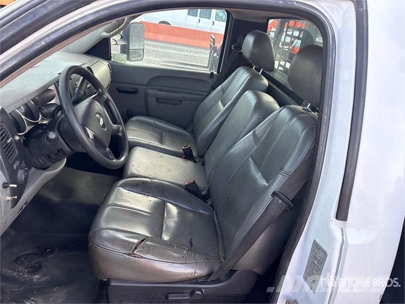 Chevrolet Silverado 3500HD Pritschenwagen/Pritschenwagen mit Seitenklappe