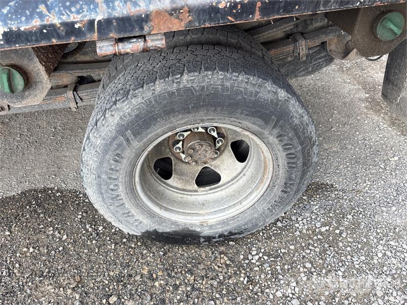 Chevrolet Silverado 3500HD 4x2 Dump Truck Tipper trucks