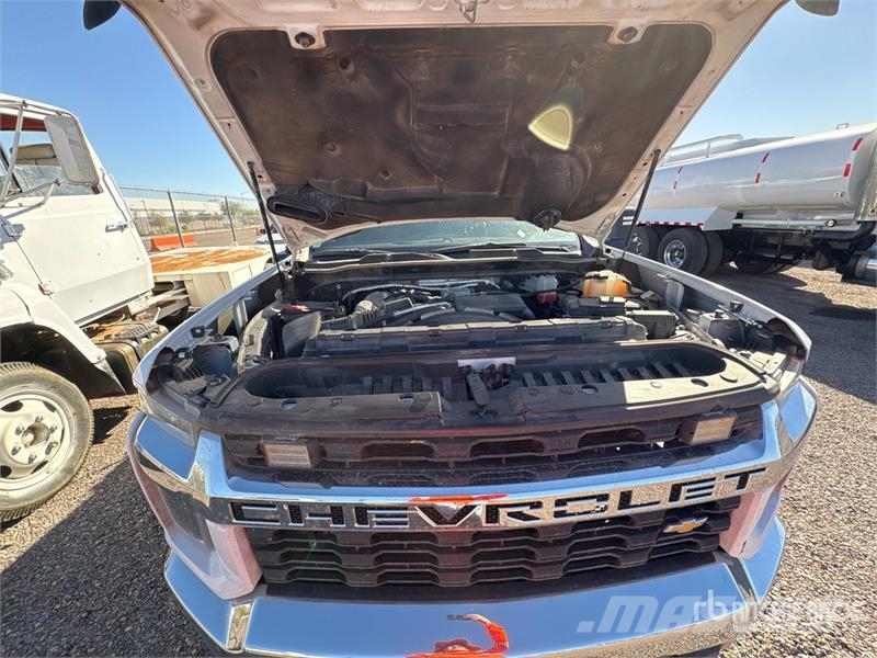 Chevrolet Silverado 3500HD 平ボディー