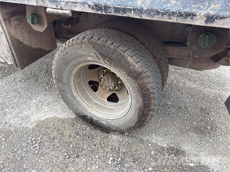 Chevrolet Silverado 3500HD 4x2 Dump Truck Tipper trucks