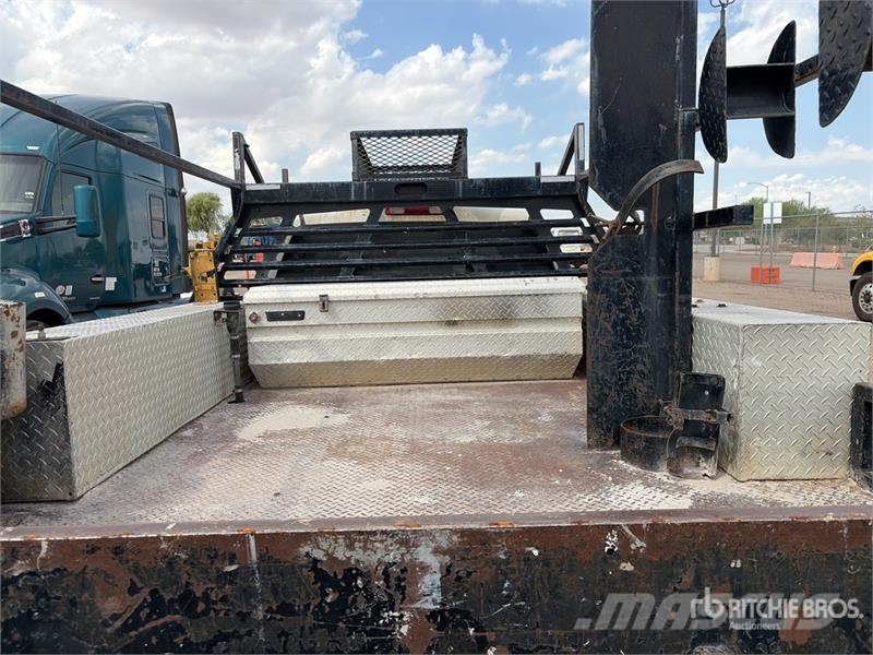 Chevrolet Silverado 3500 4x2 Crew Cab Flatbed Truck Camiones de cama baja