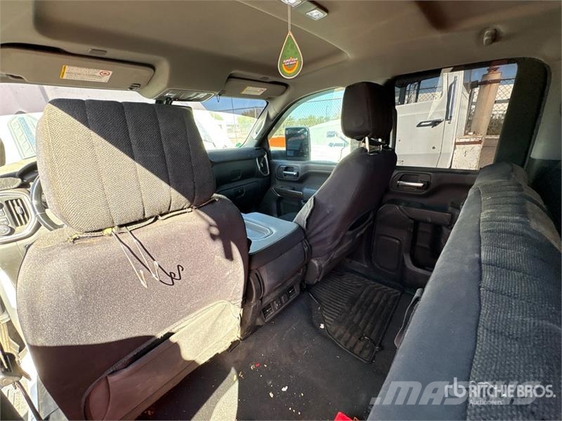 Chevrolet Silverado 3500HD 平ボディー